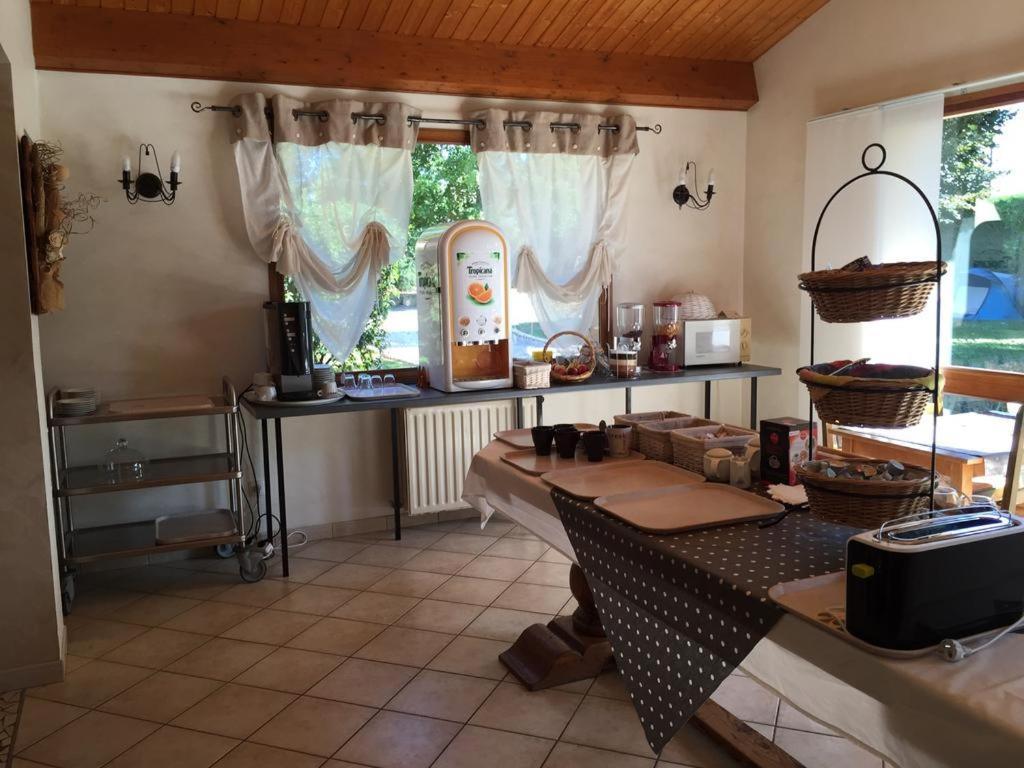 Hotel Etesia Feurs Εξωτερικό φωτογραφία